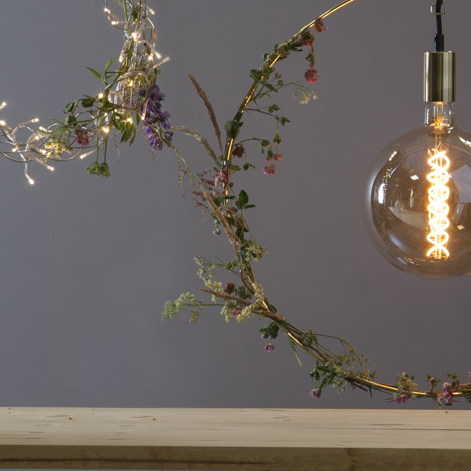 LED-Kranz "Curly" - 30 warmweiße LED - D: 30cm - Material: Metall - silber