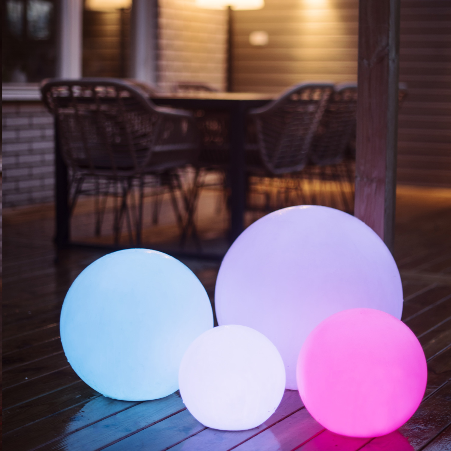 LED Kugel Twilights - Gartenkugel 25cm - RGB Farbwechsel/feste Farbe - Fernbedienung - Aufladbar