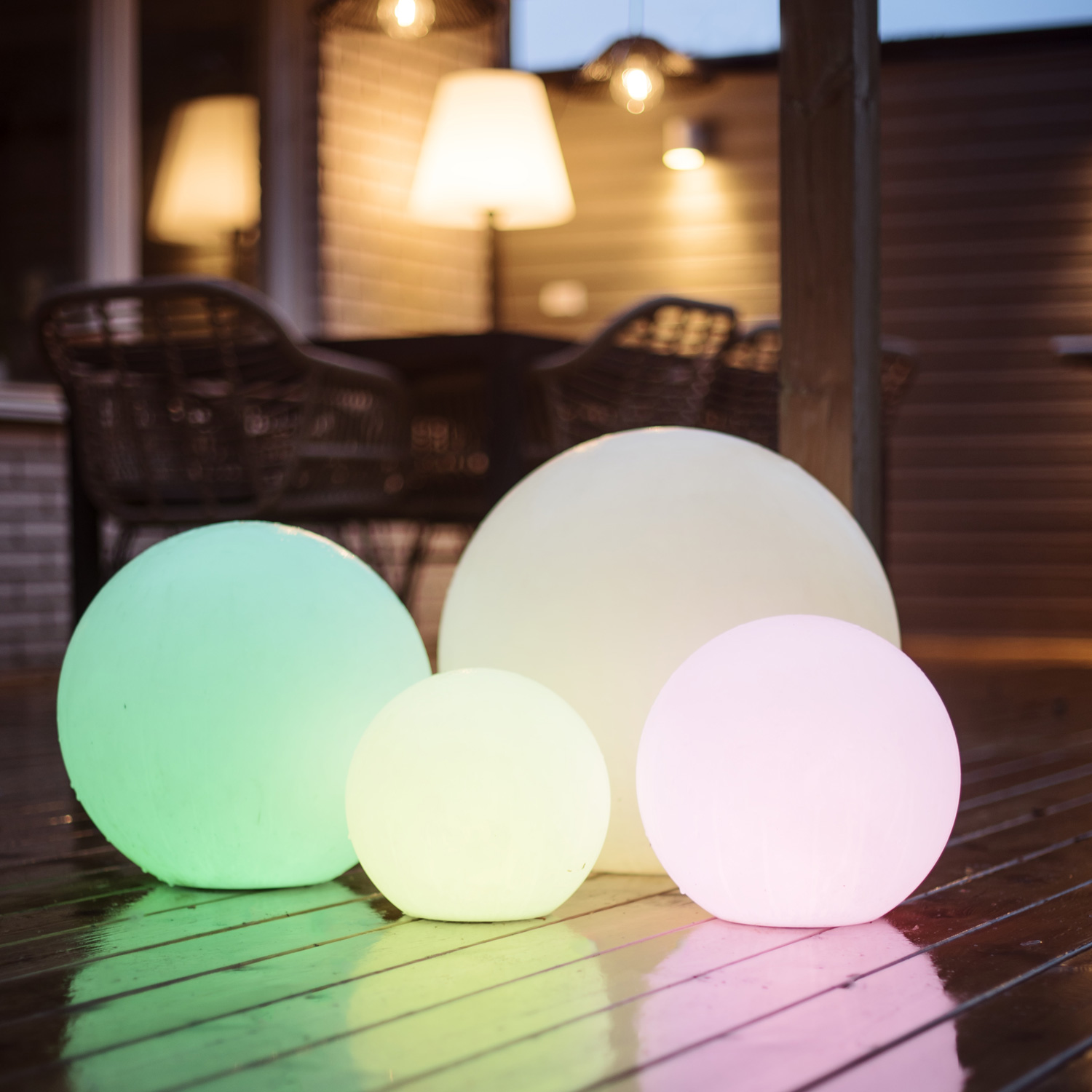 LED Kugel Twilights - Gartenkugel 30cm - RGB Farbwechsel/feste Farbe - Fernbedienung - Aufladbar