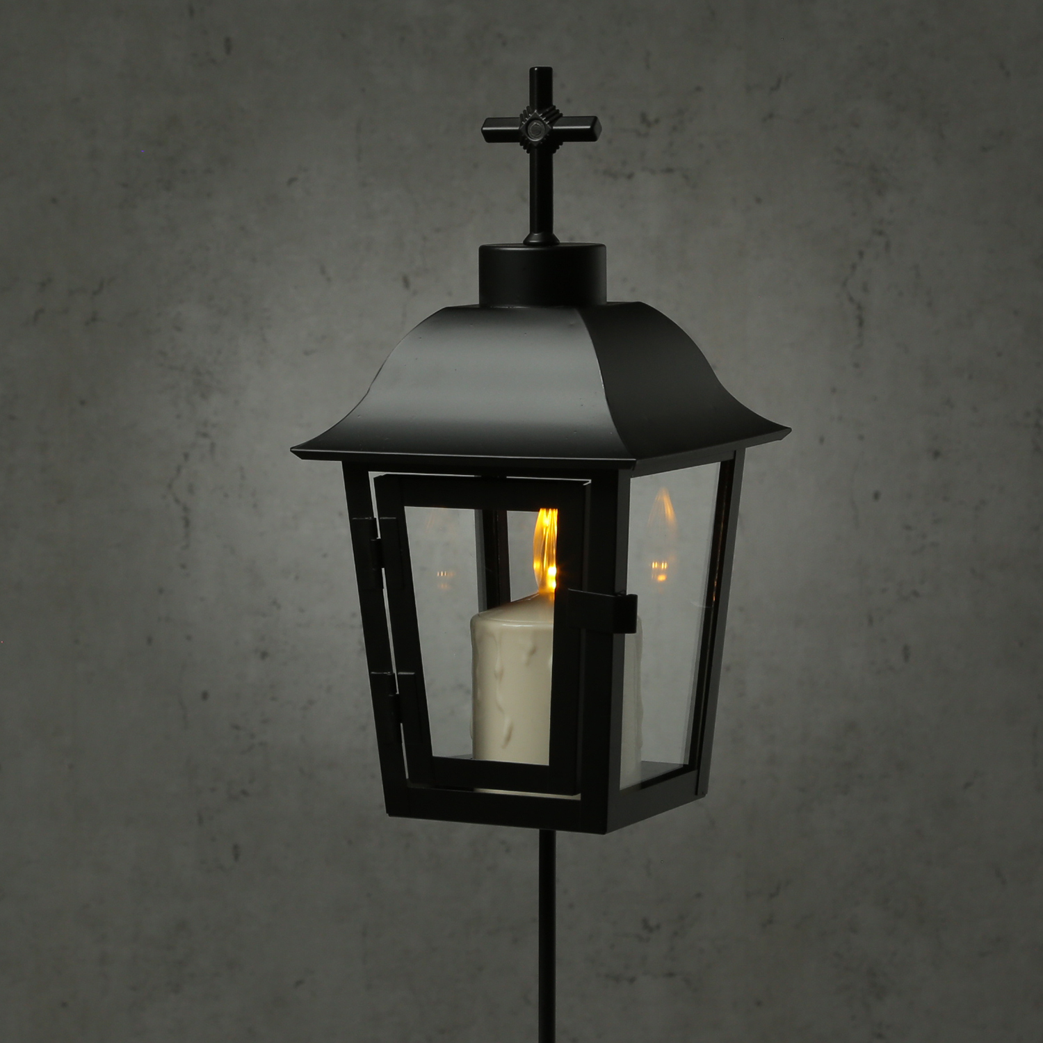 Grablaterne mit beiger LED Kerze - Grablampe mit 2 wechselbaren Spitzen/Erdspieß - H: 51cm - schwarz