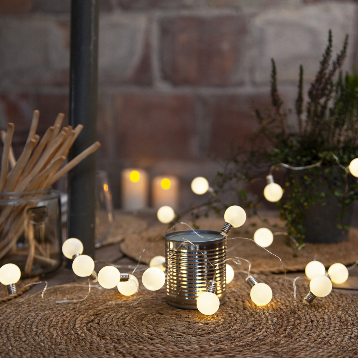 LED Lichterkette "Mini Glow" - 20 kleine Kugeln mit warmweißer LED - L: 3m - Batterie - Timer