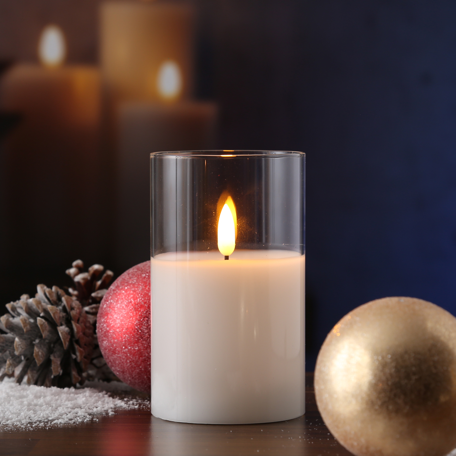 LED Kerze im Glas - Windlicht - Echtwachs - flackernde 3D Flamme - Timer - H: 12,5cm - D: 7,5cm