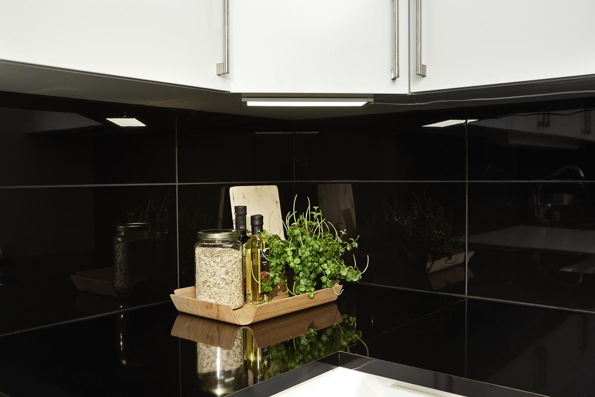 LED Flat Panel "Integra" - 4000 K - 51 neutralweiße LED - 270lm - 110° - Bewegungssensor
