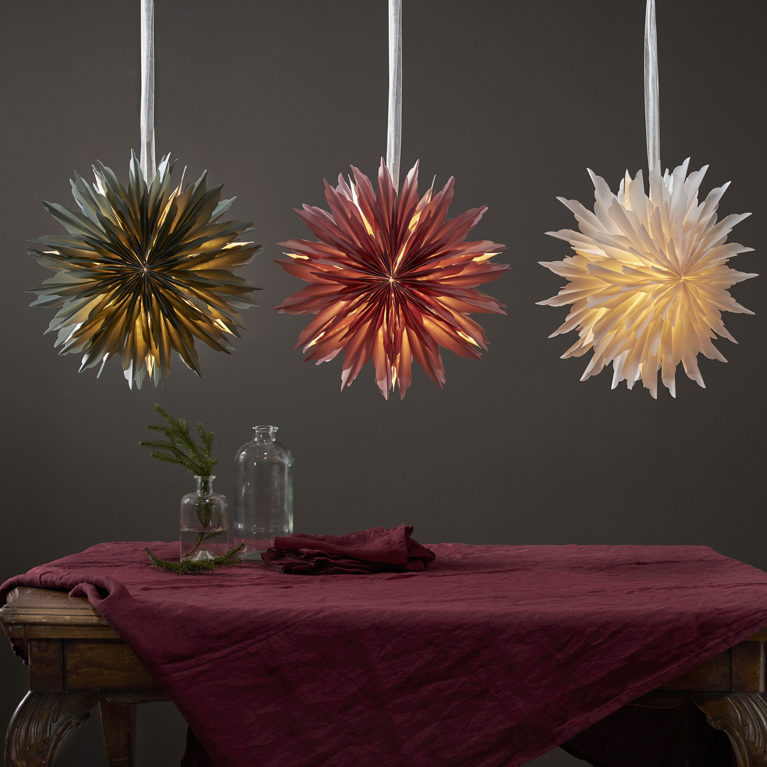 Papierstern EISBLUME - hängend - D: 40cm - mit Band - weiß