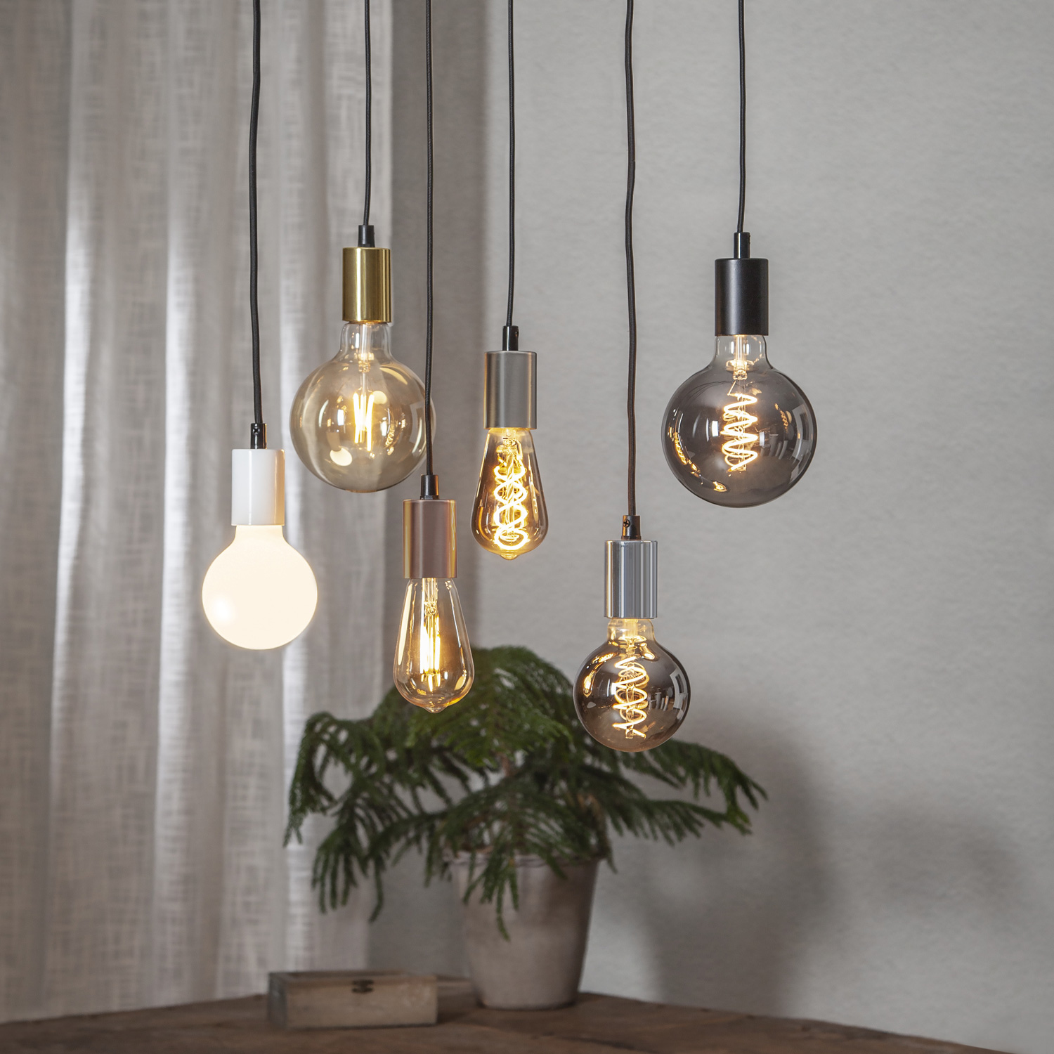 Lampenfassung/Deckenleuchte "Stil" - E27 Fassung - L:1,5m - schwarzes Kabel - messingfarbene Fassung