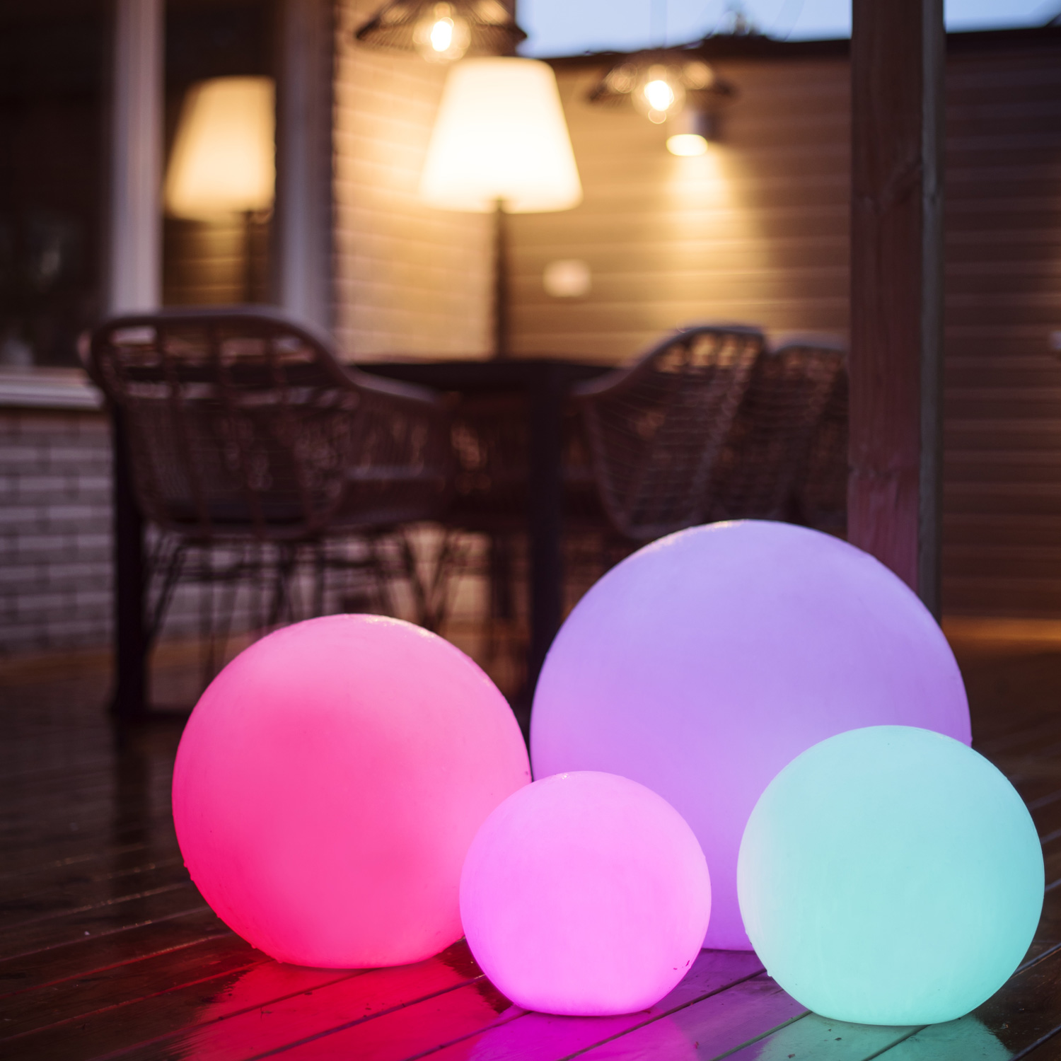 LED Kugel Twilights - Gartenkugel 30cm - RGB Farbwechsel/feste Farbe - Fernbedienung - Aufladbar