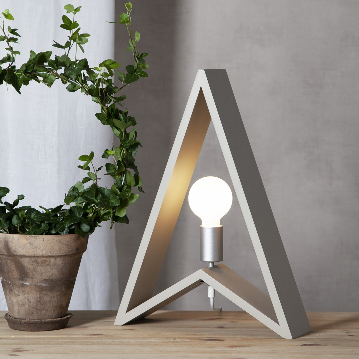 LED DEKO Leuchtmittel - OPAL - soft-touch - E27 - D: 80mm - 5W - 2600K - 400lm - dimmbar