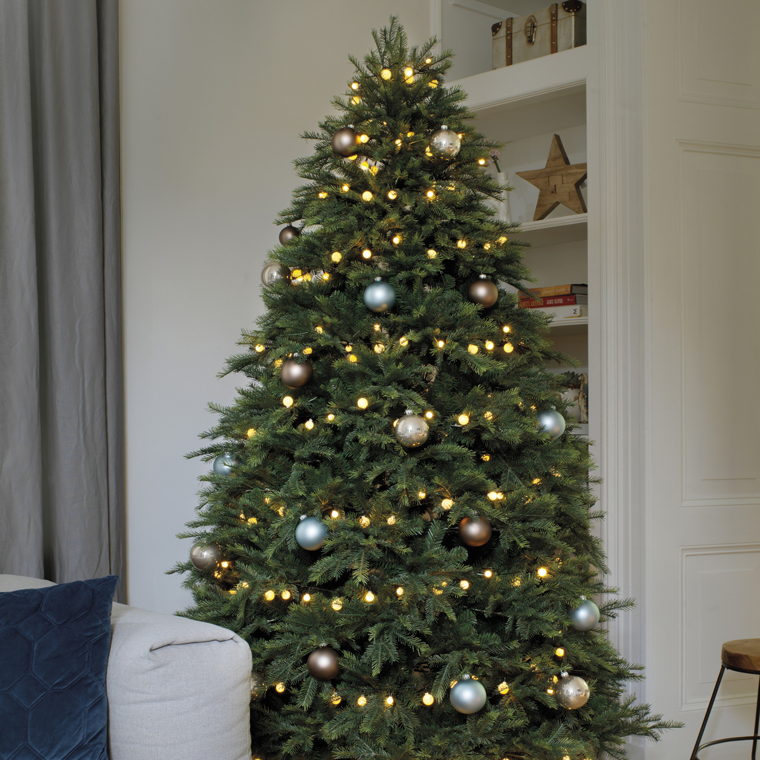LED Lichterkette BERRY - 120 warmweiße opale Kugeln - 3 unterschiedliche Größen - L: 9m - für Außen