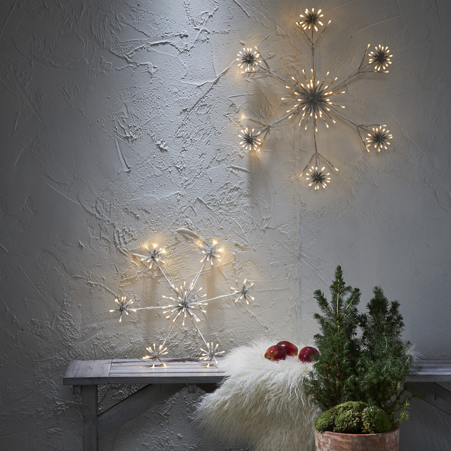 LED Schneeflocke - Wanddeko - hängend - 144 warmweiße LED - D: 60cm - Außentrafo - weiß