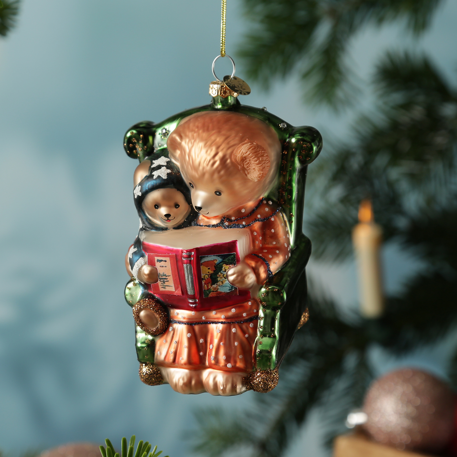Weihnachtsbaumschmuck Teddybär im Lesesessel - Christbaumschmuck - Glas - H: 10cm