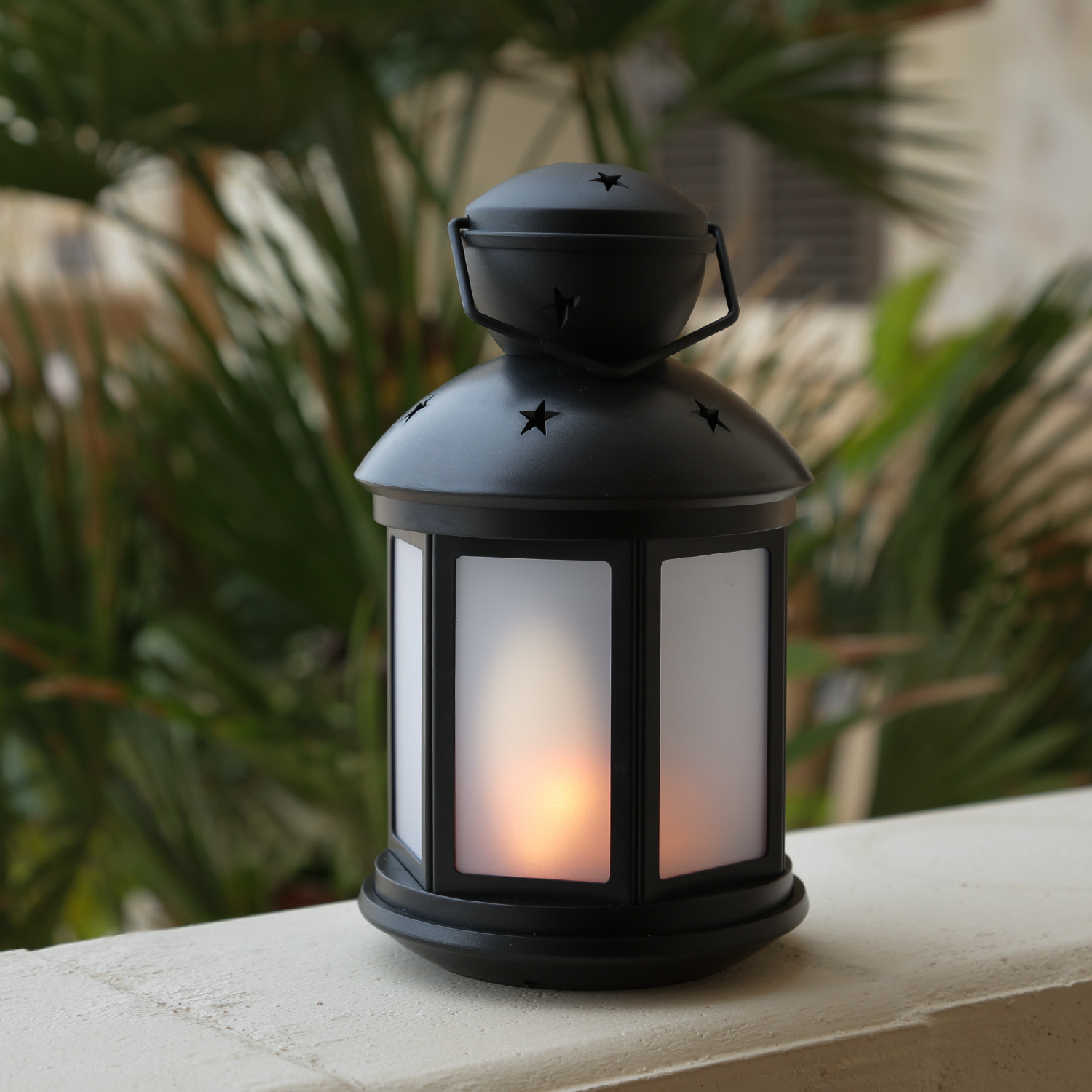 LED Laterne weiß - bewegter Flammeneffekt - H: 22cm - Batteriebetrieb - schwarz