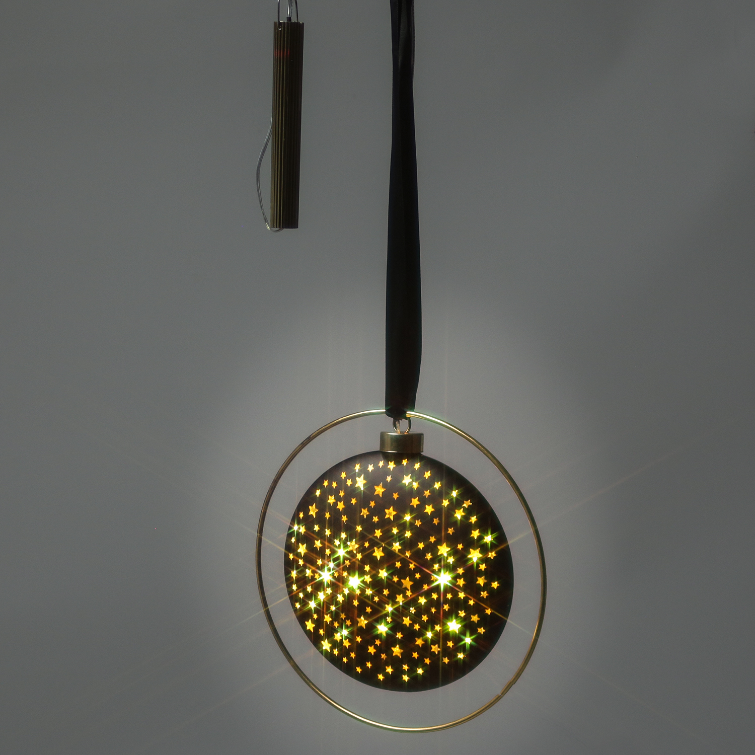 LED Kreis im Ring mit Sternmotiv - 30 warmweisse LED - D- 20cm - Timer - schwarz