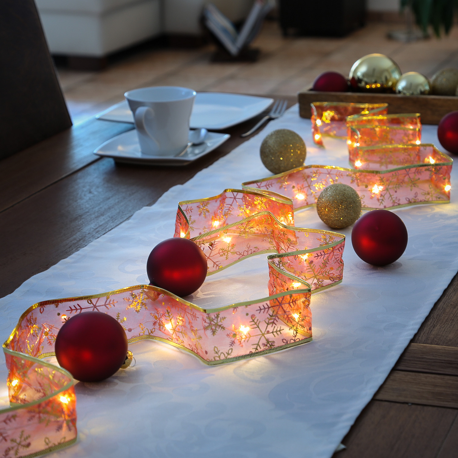 LED Seidenband Lichterkette - Geschenkband - Schneeflockenmotiv - 30 LED - L: 2,7m - Batterie - rot