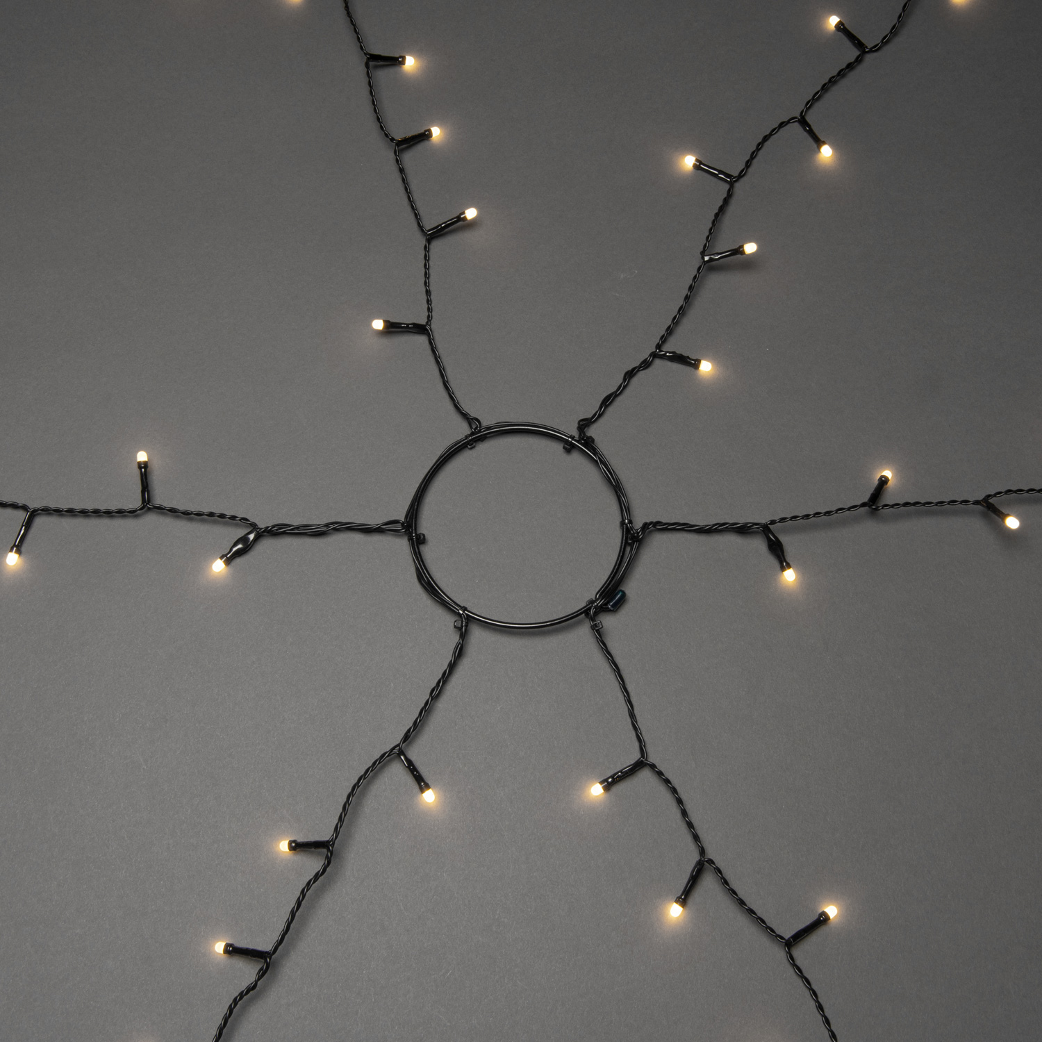 LED Baummantel Lichterkette - 6 Stränge á 45 gefrostete warmweiße LED - Timer - Außen - L: 1,80m