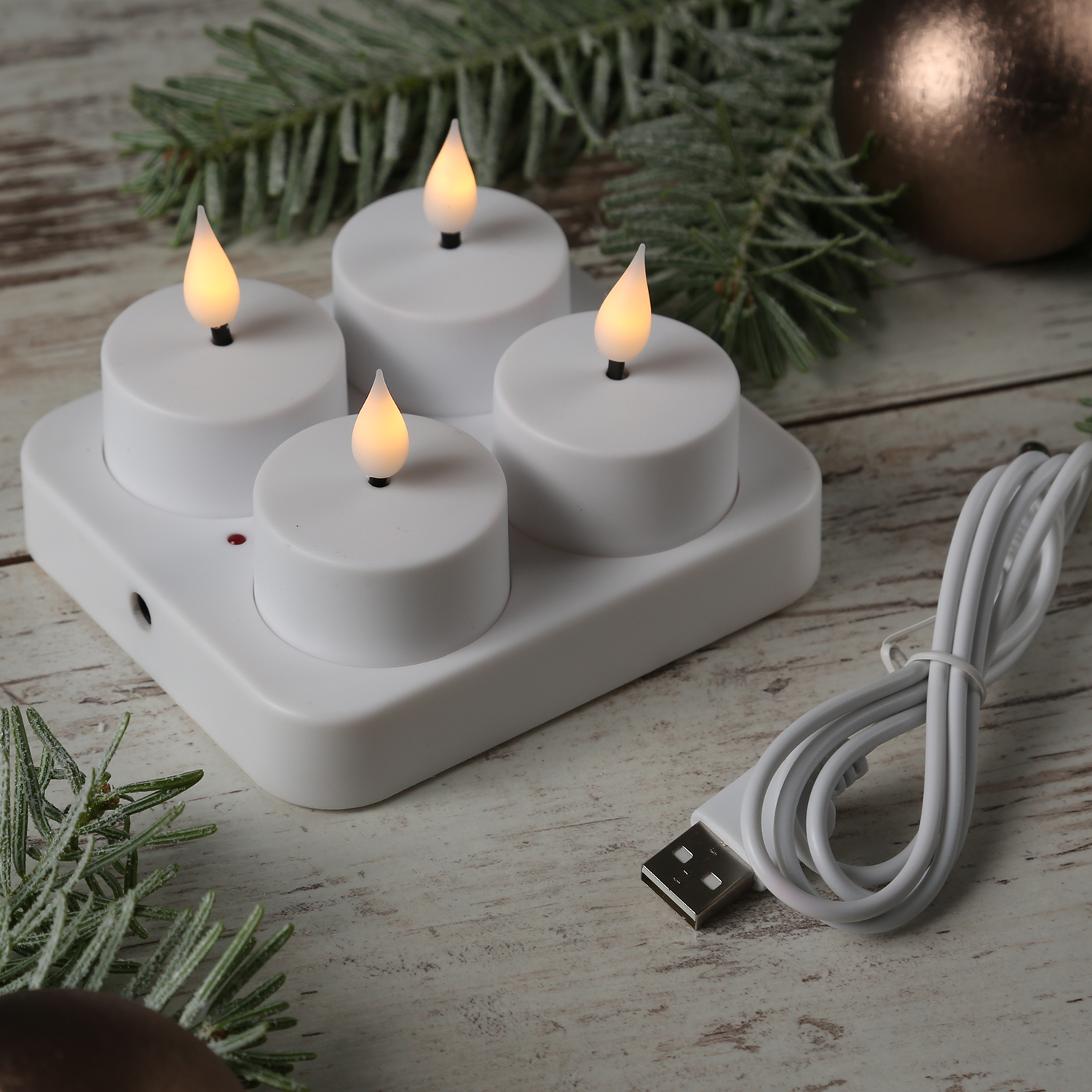 LED Teelichter - 4 LED Teelichter mit Ladestation - D: 4cm - flackernde 3D Flamme - weiß