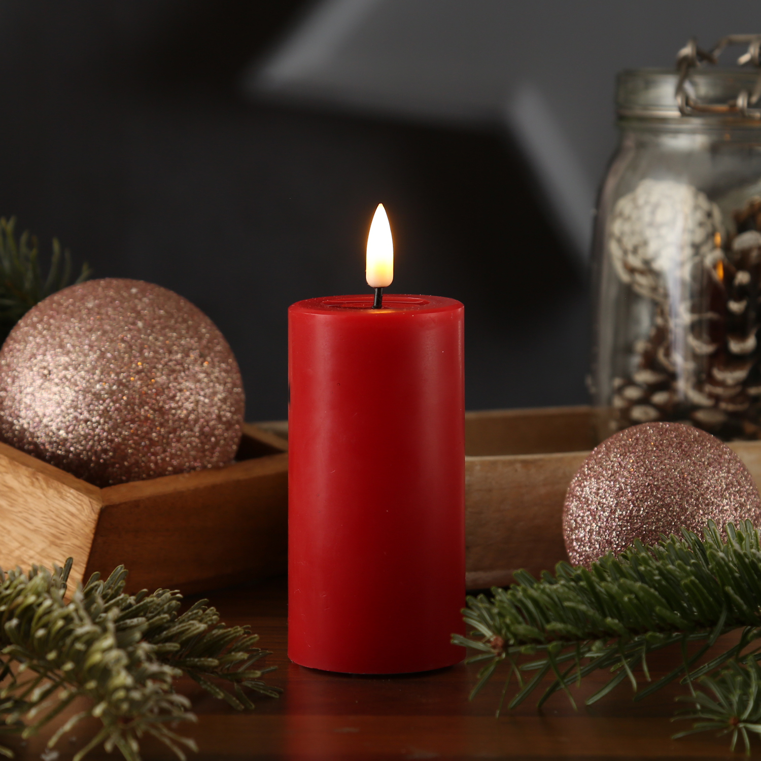 LED Stumpenkerze MIA - Echtwachs - realistische 3D Flamme - H: 10cm - D: 5cm - rot