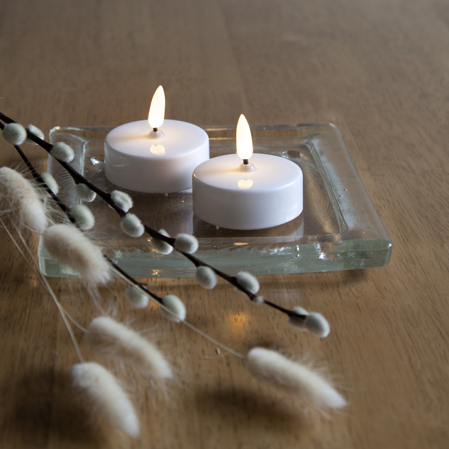 LED Teelicht "Flamme" - warmweiße Flamme - Batteriebetrieb - Timer - H: 5,5cm - weiß - 2er Set