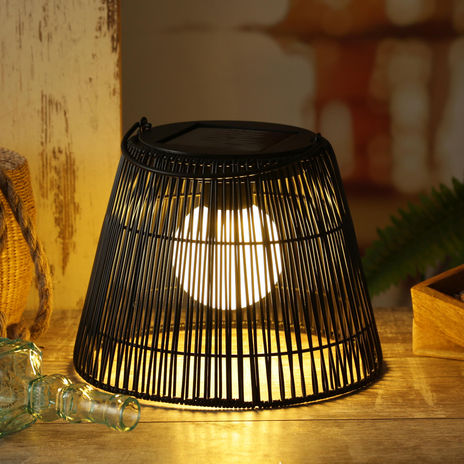 LED Solar Laterne-Haengeleuchte - Rattanoptik  - warmweisse LED - H- 22cm - Lichtsensor - schwarz