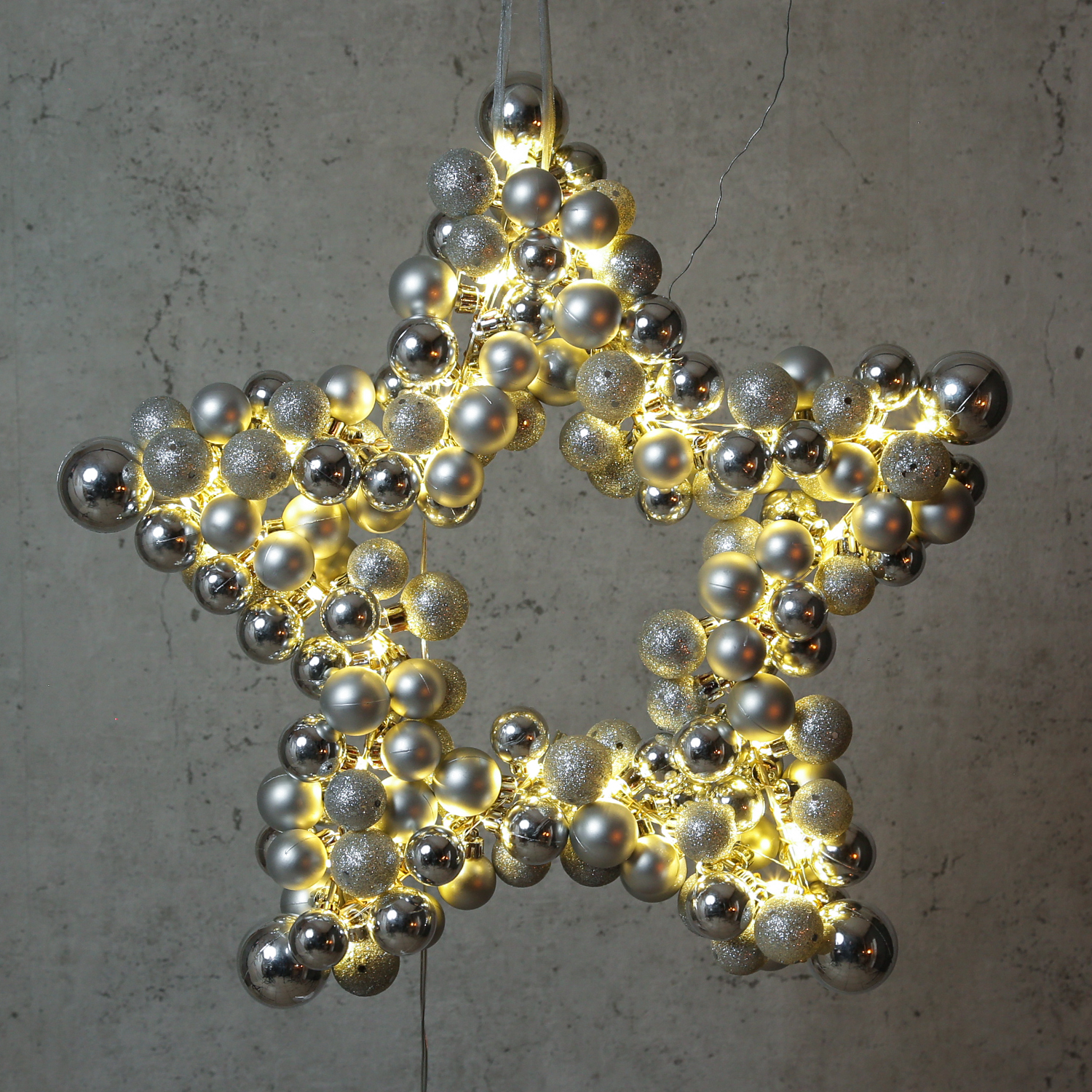 Weihnachtsstern mit Christbaumkugeln und LED Lichterkette - D: 40cm - Timer - silber
