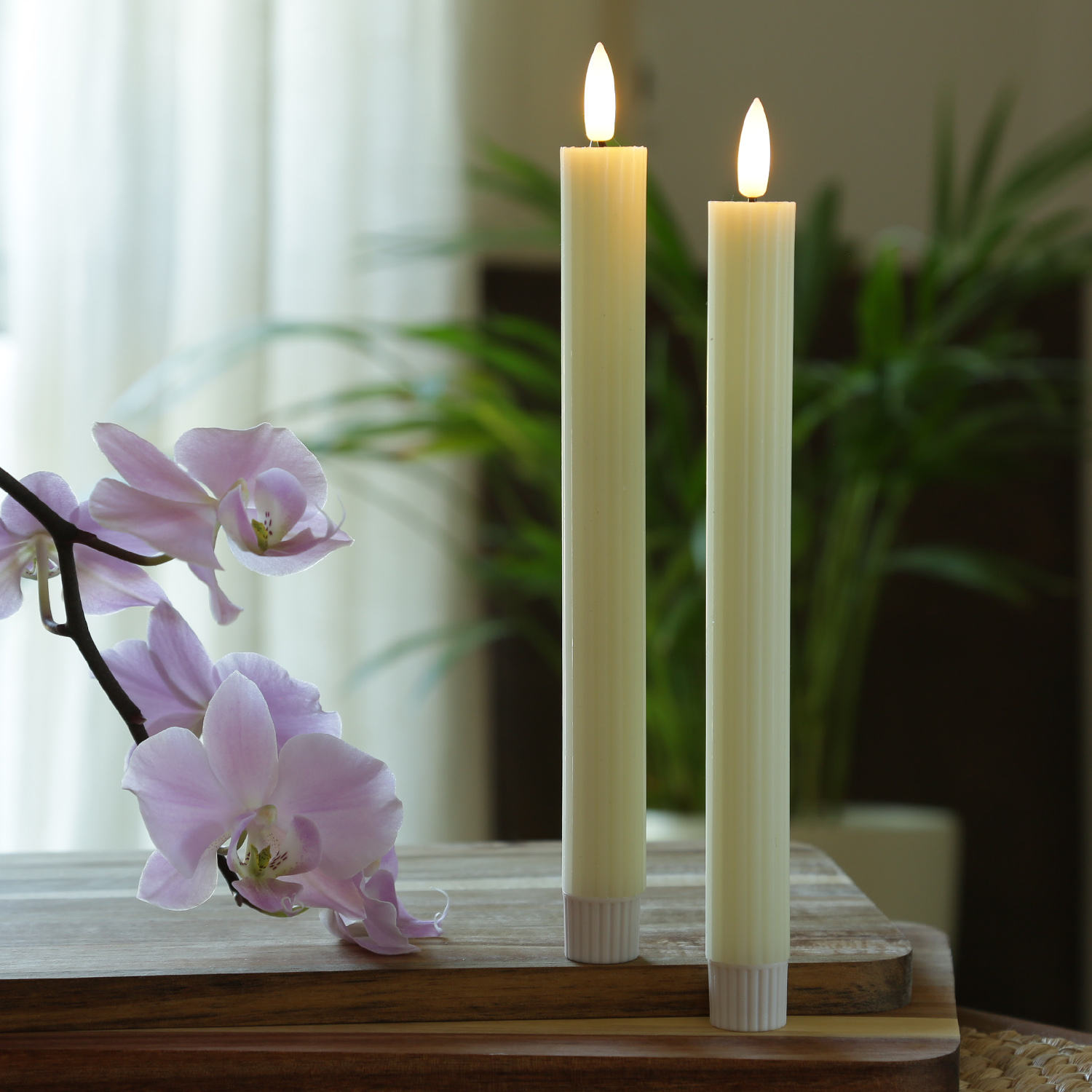LED Stabkerzen LIV - gerillt - Echtwachs - flackernd - H: 25cm - Timer - creme - 2er Set LED Stabkerzen LIV - gerillt - Echtwachs - flackernd - H: 25cm - Timer - creme - 2er Set