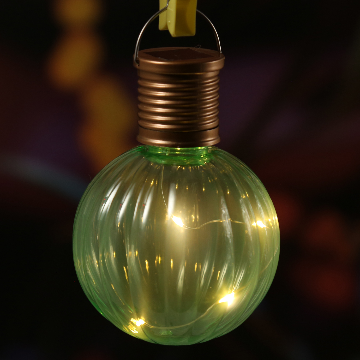 LED Solar Glühbirne GLOW - Kugelleuchte - 4 warmweiße LED Drahtlichterkette- H: 11cm, D: 8cm - grün