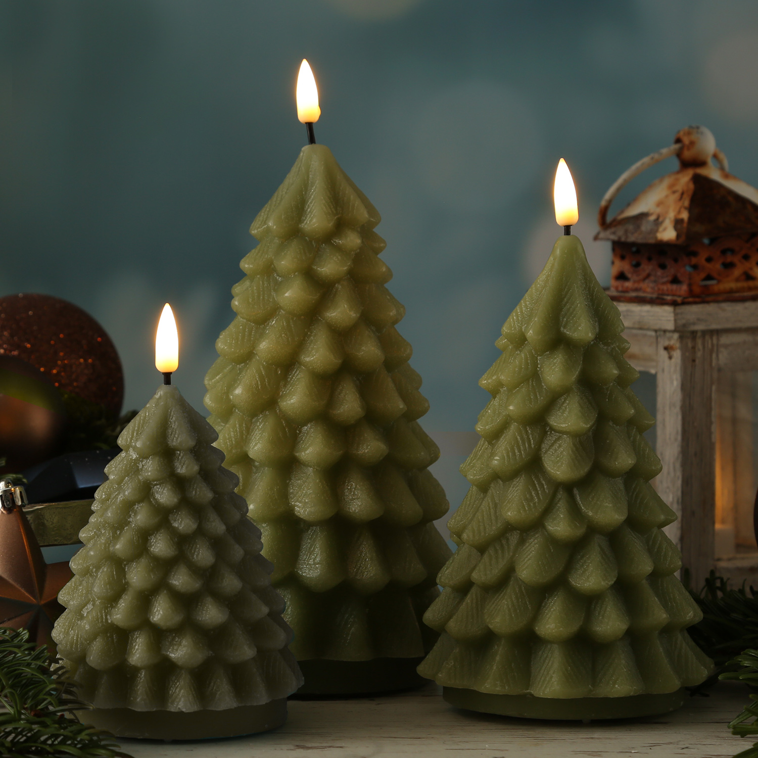 LED Kerze Tannenbaum - Echtwachs - flackernde 3D Flamme - H: 16cm - D: 9cm - hellgrün