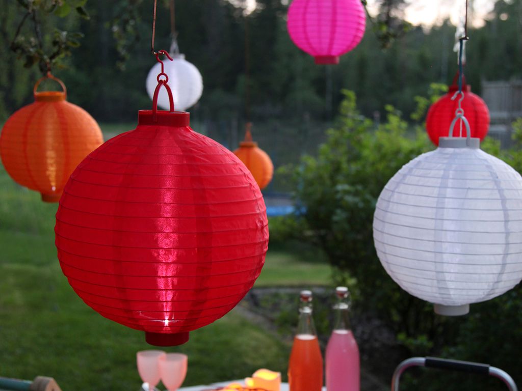 LED Solar Lampion "Festival" - kaltweiße LED - D: 20cm - Dämmerungssensor - mit Montagehaken - blau