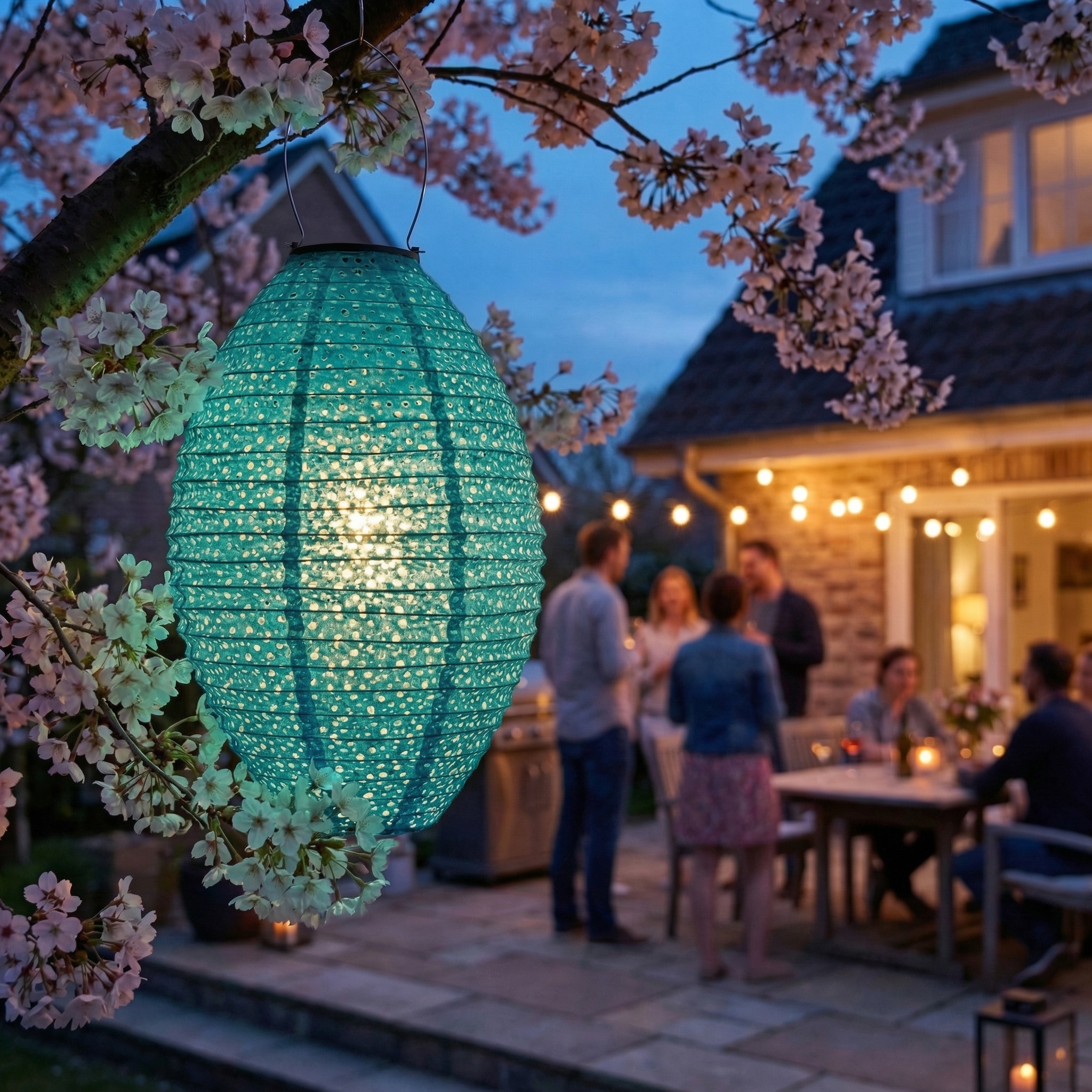 LED Solar Lampion oval - mit Blumenmuster - warmweiße LED - H: 38cm - D: 23cm - Lichtsensor - blau