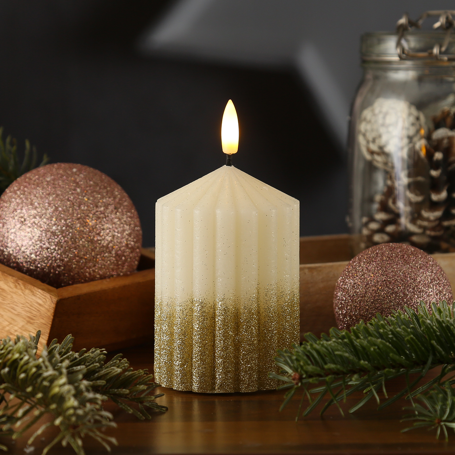 LED Kerzenset LIV - gerillt - Echtwachs - H: 10cm - D: 7cm - Timer - weiß/gold - 4er Set