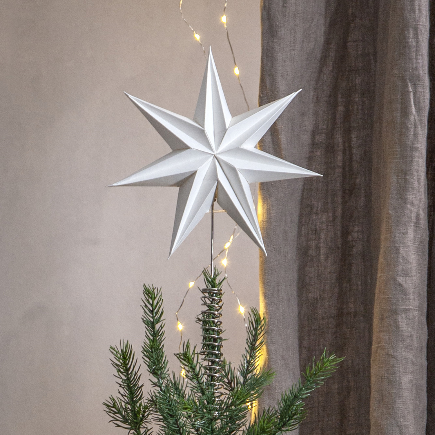 LED Baumspitze Papierstern Isa - 7-zackig - H: 33cm - D: 21cm - weiß