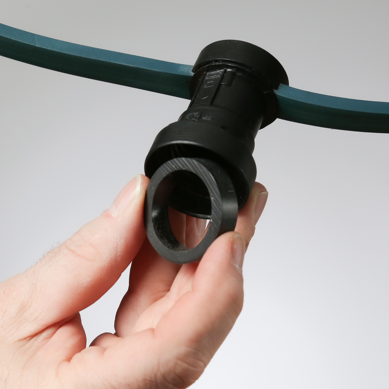 Illu-/Partylichterkette 40m - Außenlichterkette grün - Made in Germany 40 warmweiße LED Kugellampen
