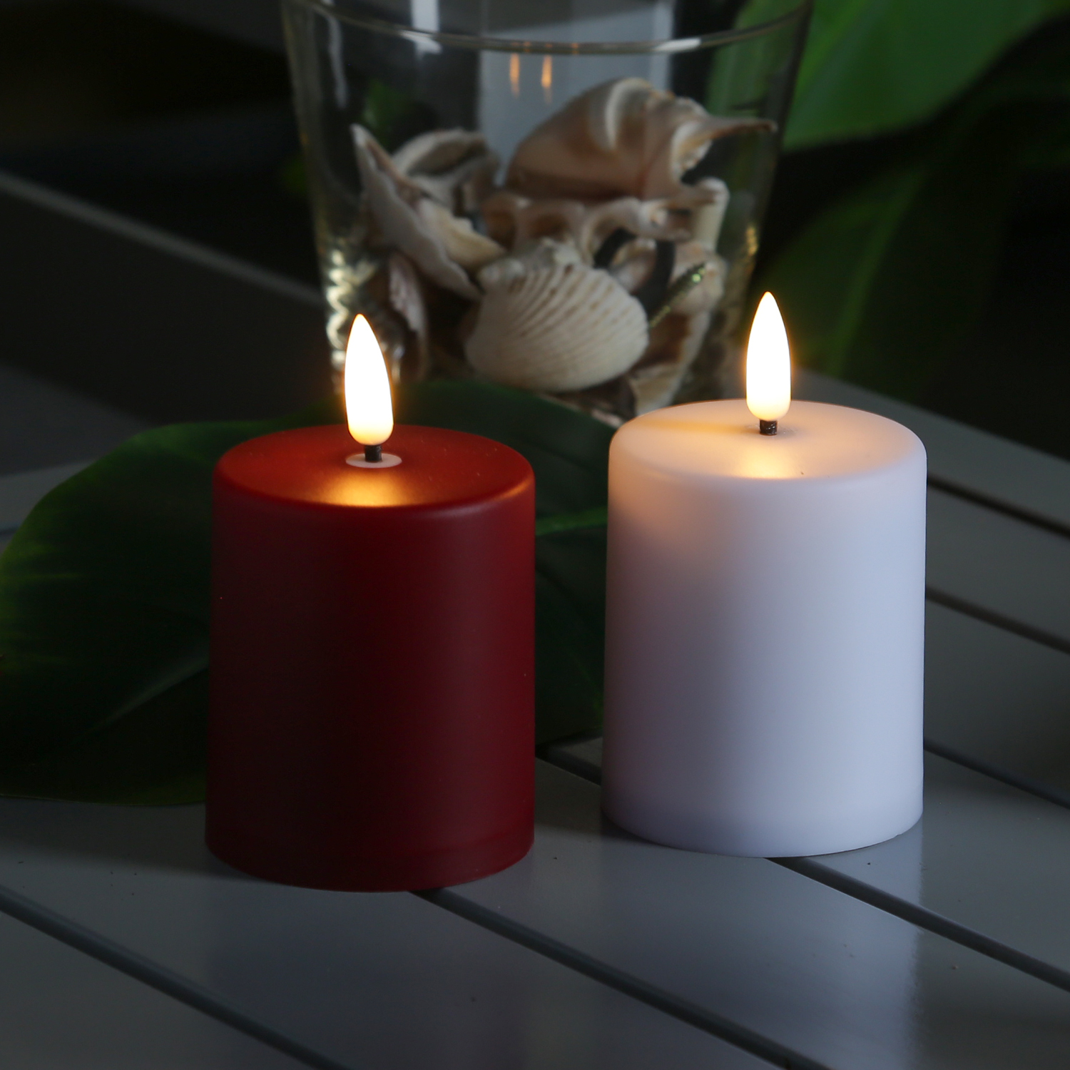 LED Mini Kerze/Grabkerze - H: 10cm/D: 6,1cm - Timer/Sensor - für Innen/Außen - bis 1200h - rot
