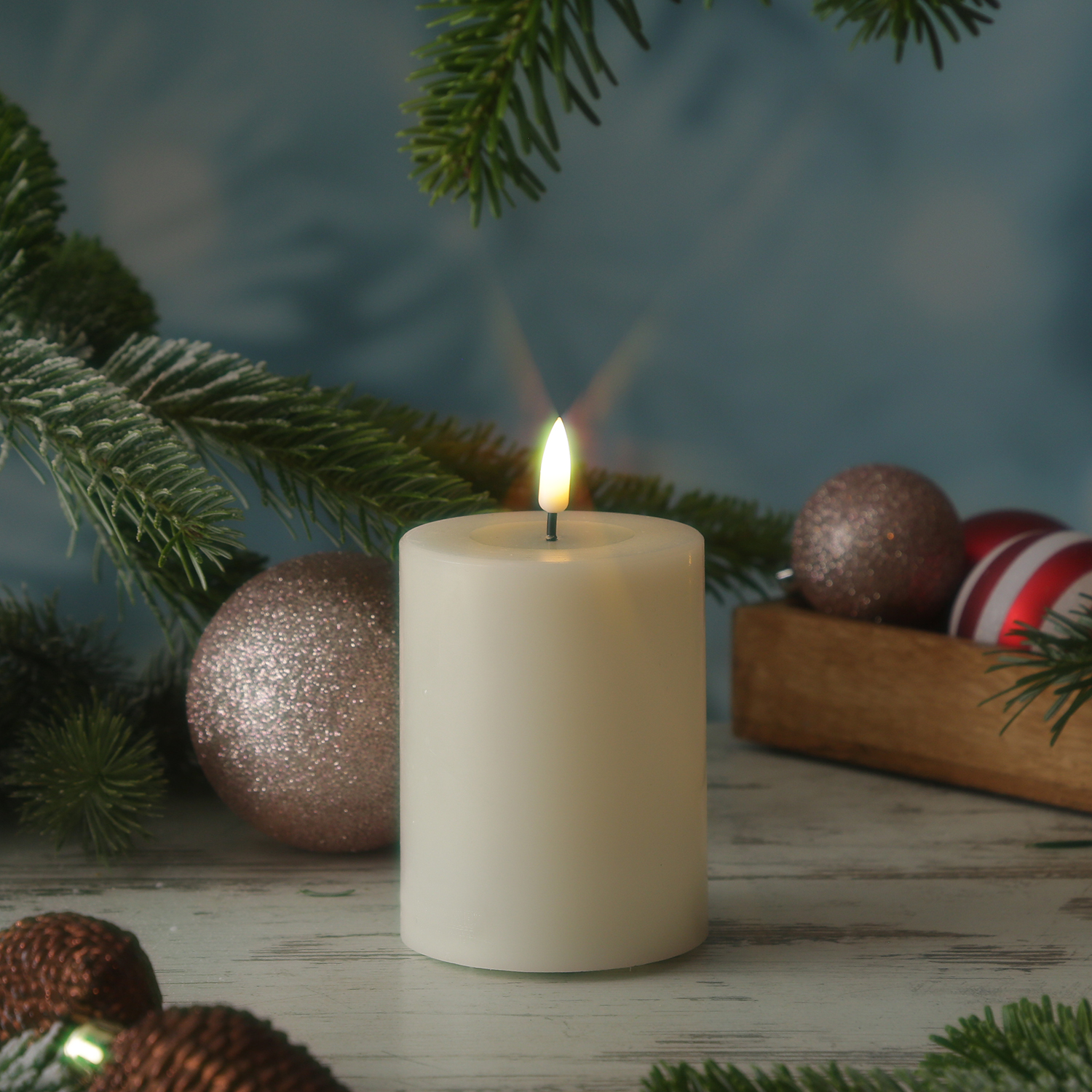 LED Stumpenkerze MIA - Echtwachs - realistische 3D Flamme - H: 10cm - Batteriebetrieb - creme