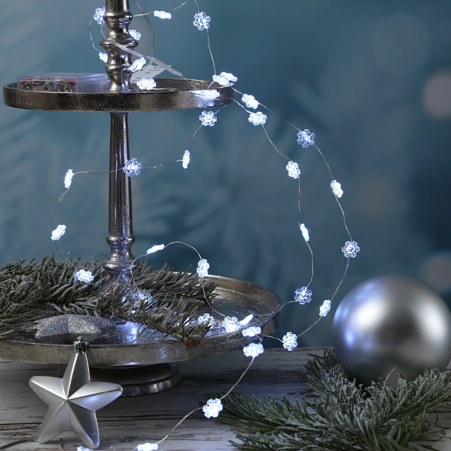 LED Drahtlichterkette Eisblume - 40 kaltweiße LED - L: 1,95m - Timer - Batterie - silber/transparent