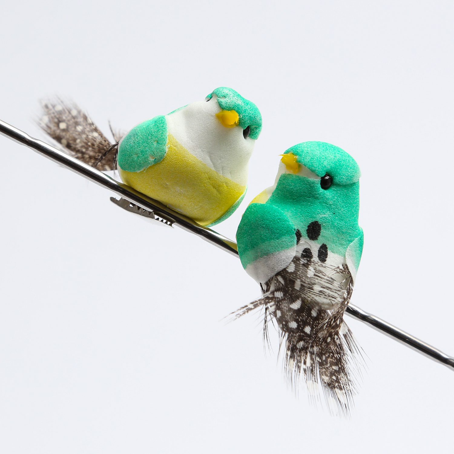 Mini Deko Vögel - mit Federn und Klammer - Schaumstoff - H: 2,5cm - mint - 2 Stück