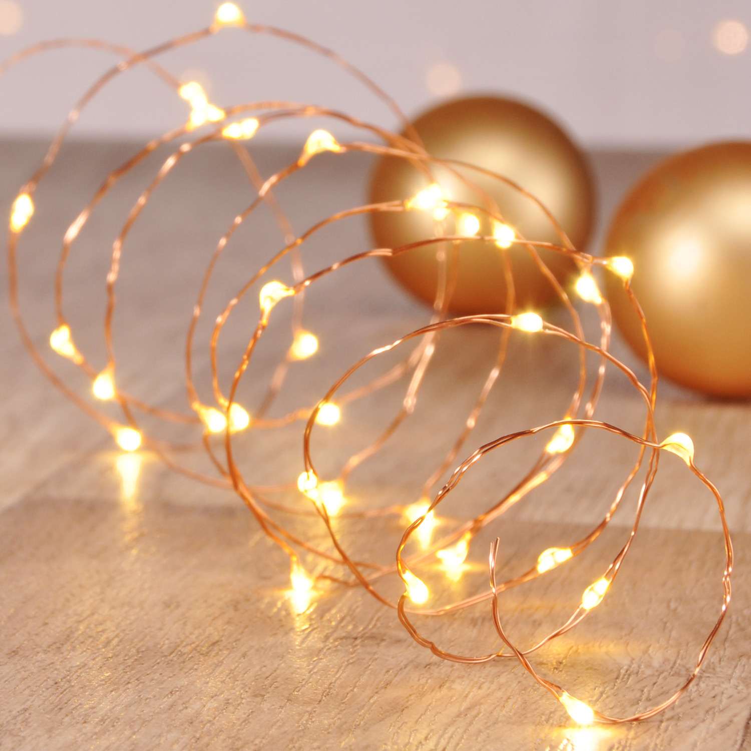 LED Drahtlichterkette -  40 warmweiße LED - L: 2m - Batteriebetrieb - kupferfarbener Draht