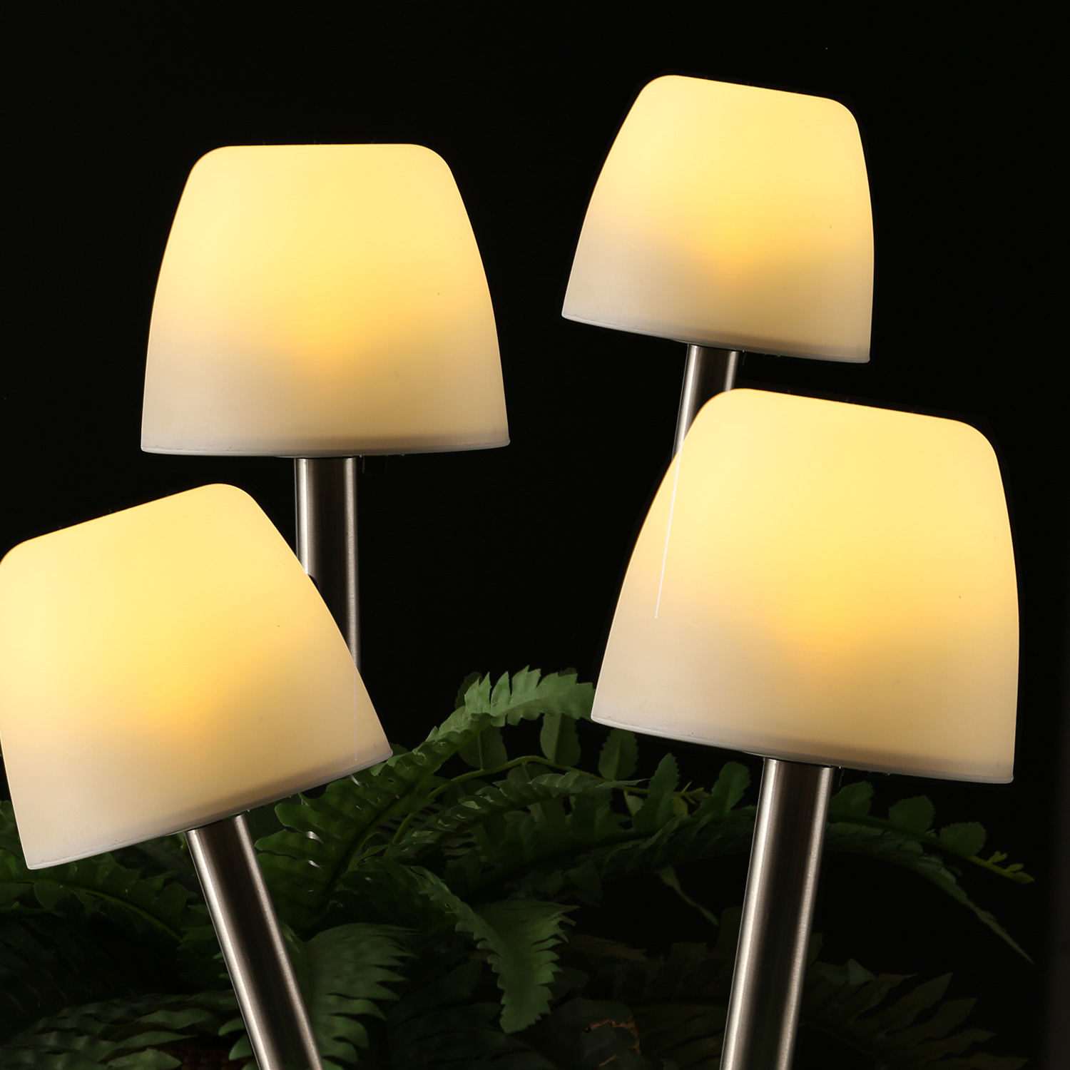 LED Solar Wegleuchte - Gartenleuchte - warmweiße LED - H: 28cm - Erdspieß - milchig weiß - 4er Set