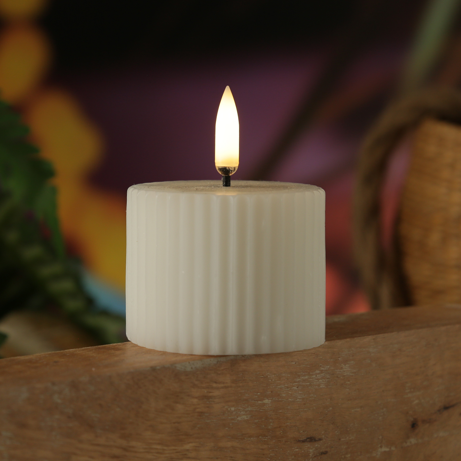 LED Mini Kerze THEA - mit Rillen - Echtwachs - 3D Flamme - D: 5,8cm - H: 7,3cm - Timer - weiß