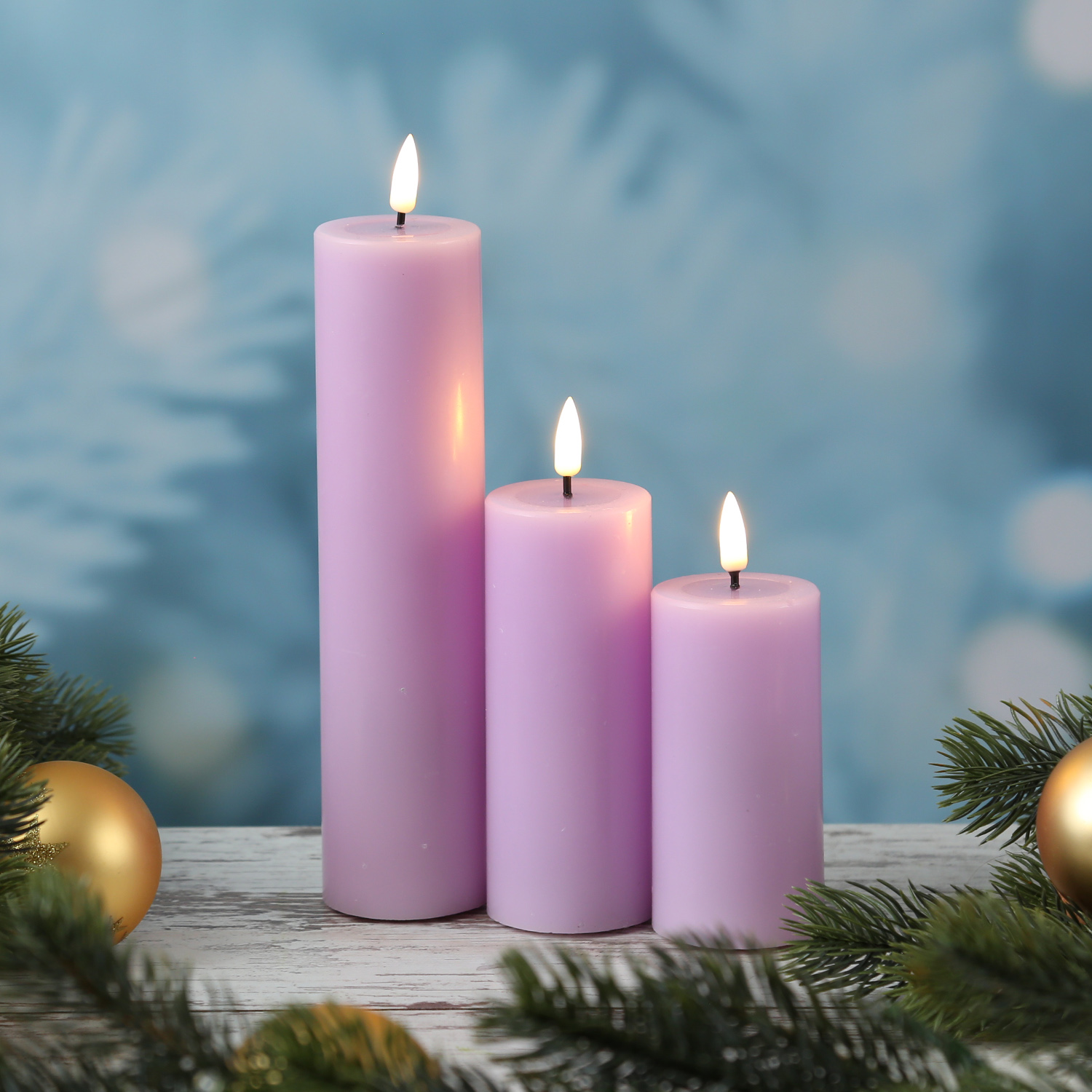 LED Stumpenkerze MIA - Echtwachs - realistische 3D Flamme - H: 10cm - D: 5cm - lavendel