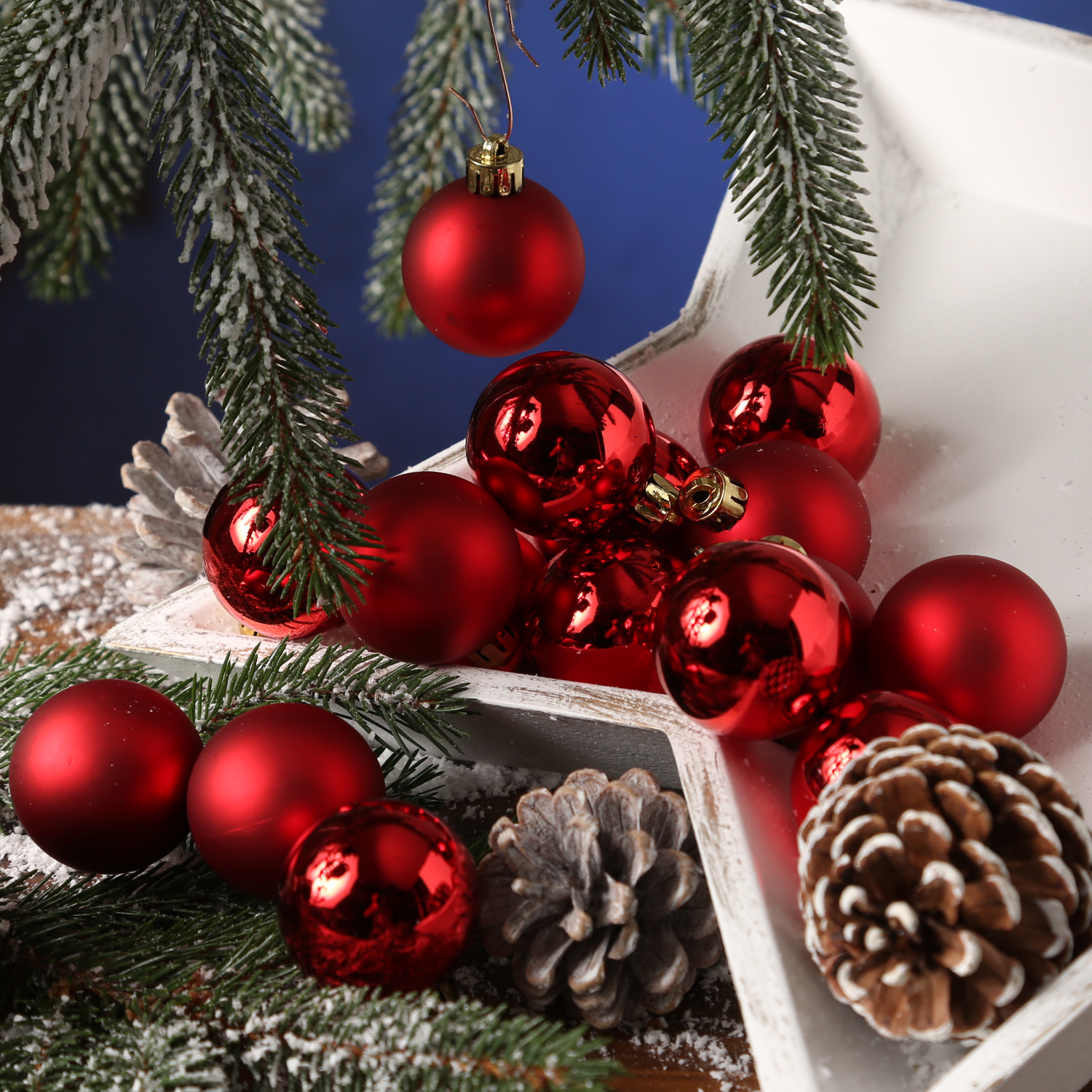 Christbaumkugel - Weihnachtsbaumkugel  - bruchfest - D: 4cm - glänzend und matt - rot - 16er Set