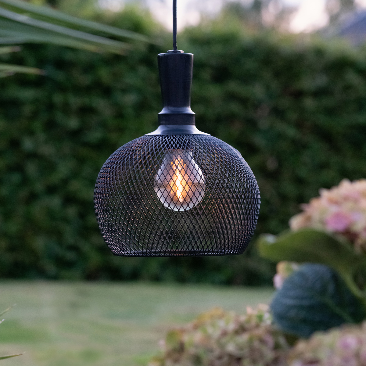 LED Solar Lampe SUNLIGHT - warmweiße LED - H: 24cm, D: 19cm - hängend - schwarz