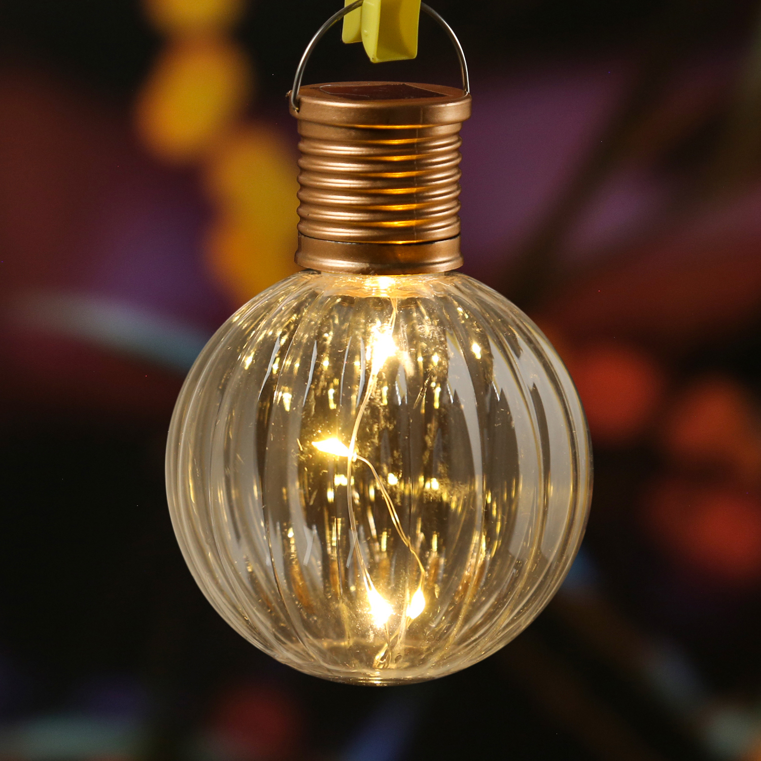 LED Solar Glühbirne GLOW - Kugelleuchte - 4 warmweiße LED Drahtlichterkette - H: 11cm, D: 8cm - klar