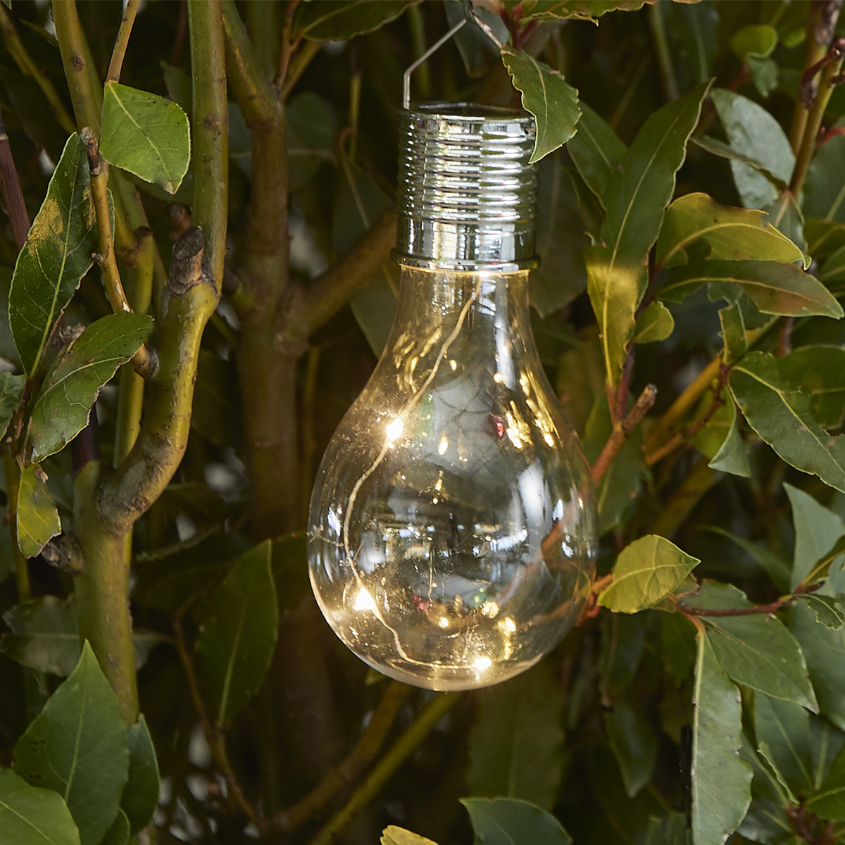 LED Solar Glühbirne GLOW - warmweiße LED Drahtlichterkette - H: 14cm - Lichtsensor - transparent