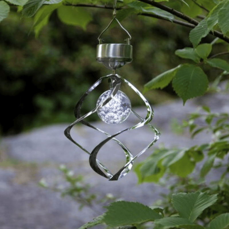LED  Solar Windspiel "Spiral" - kaltweiße LED - Dämmerungssensor - drehend und leuchtend - silber