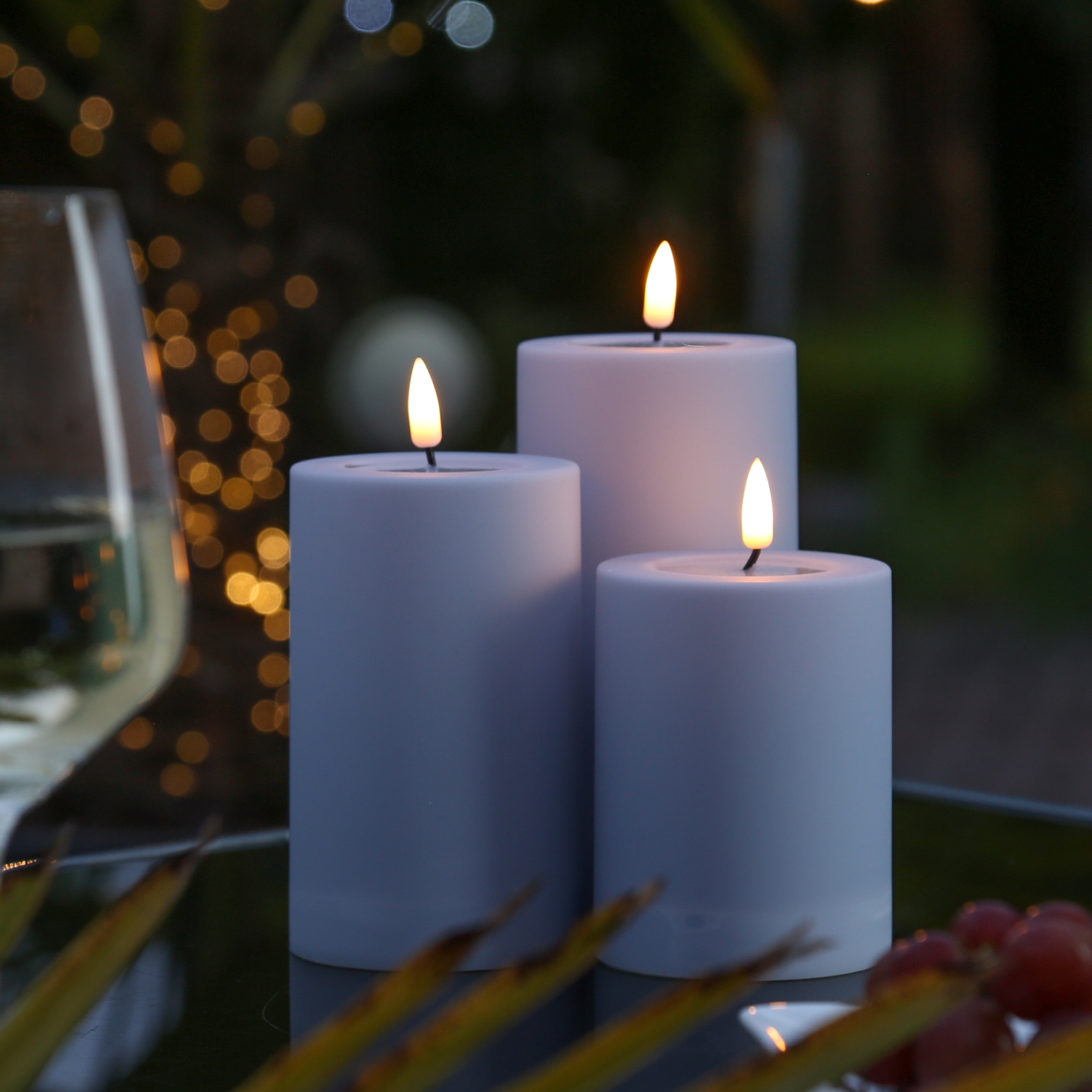 LED Stumpenkerze MIA - Kunststoff - realistische 3D Flamme - H: 10cm - outdoor - pastellblau