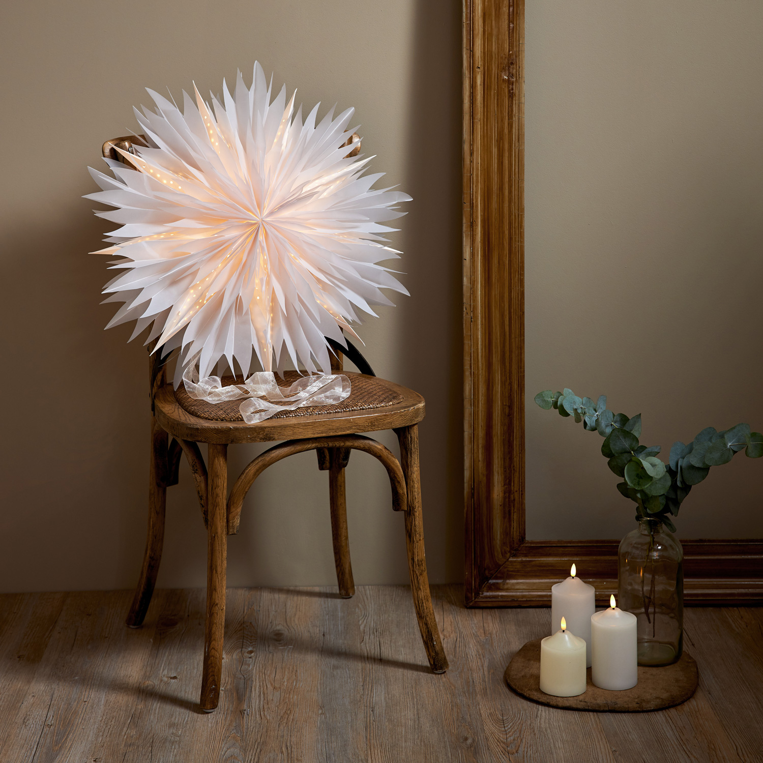 Papierstern EISBLUME - hängend - D: 60cm - mit Band - weiß