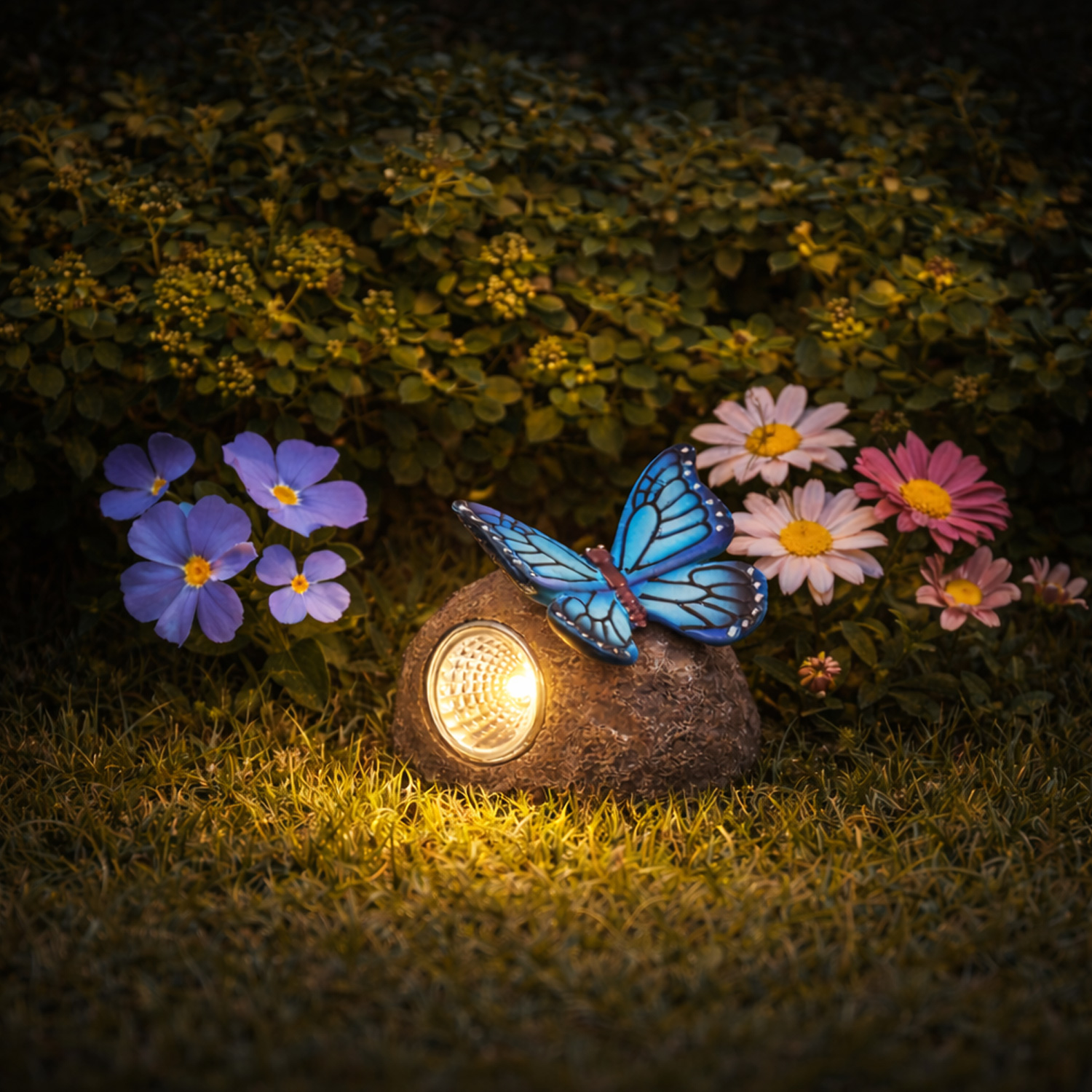 LED Solar Stein mit orangenem Schmetterling - Gartenfigur - warmweiße LED - H: 9cm - Lichtsensor