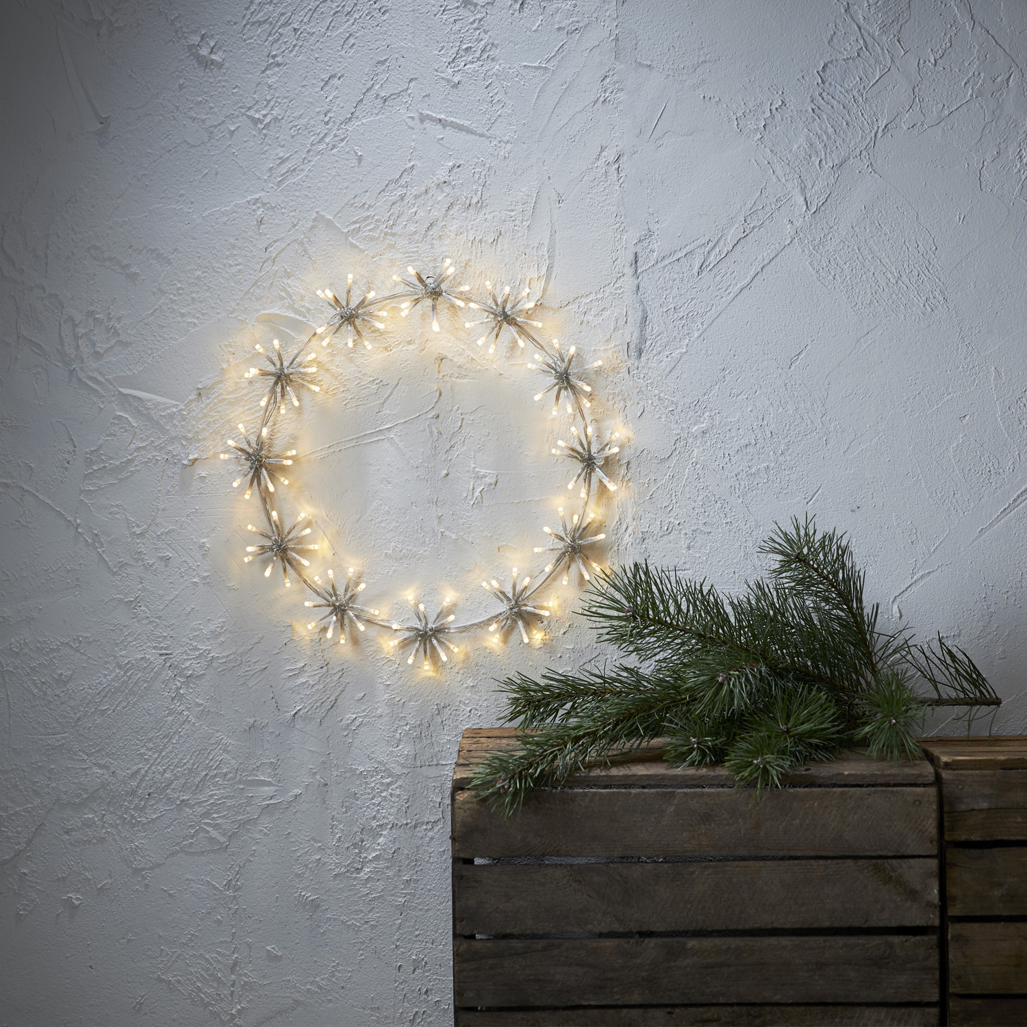 LED Kranz - Wanddeko - hängend - 120 warmweiße LED - D: 50cm - Außentrafo - weiß LED Kranz - Wanddeko - hängend - 120 warmweiße LED - D: 50cm - Außentrafo - weiß