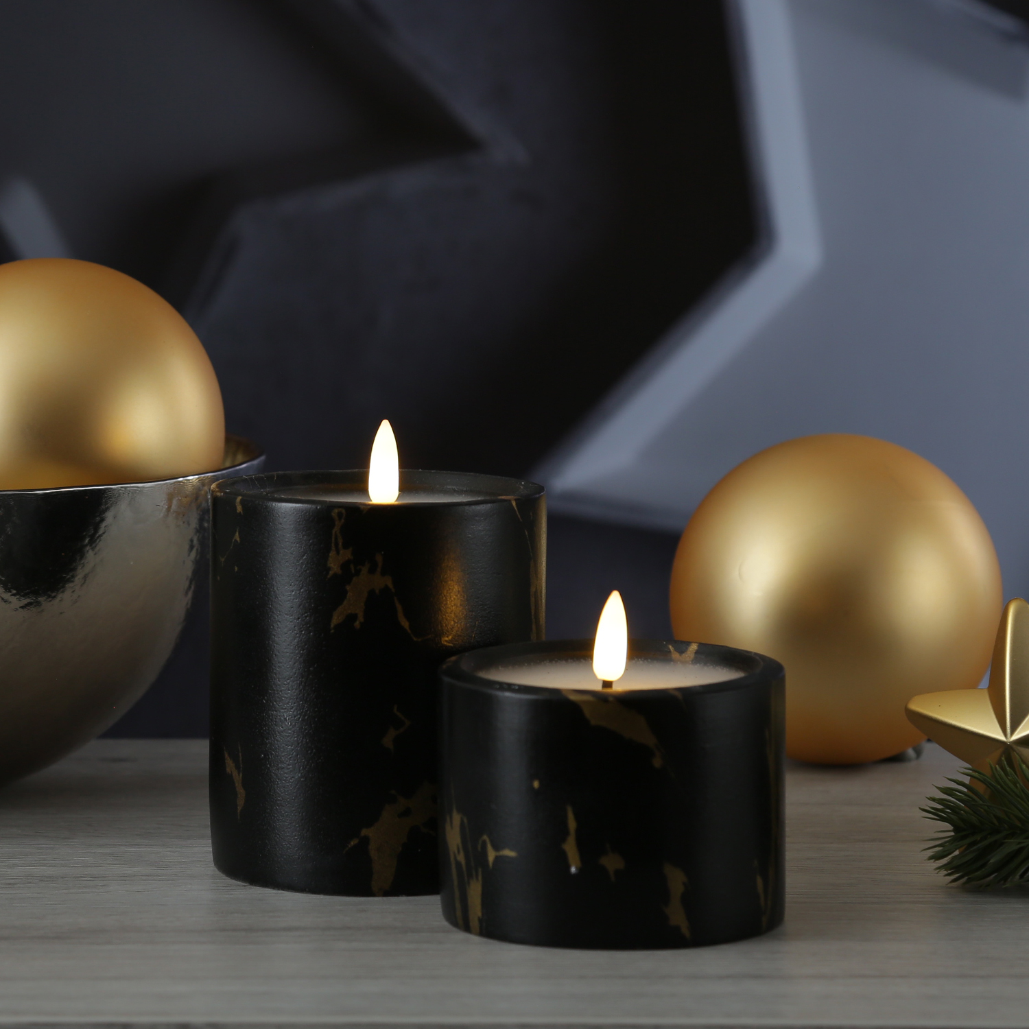 LED Kerze in Marmoroptik - Zement/Wachs - natürliche 3D Flamme - Timer - H: 8,5cm - D: 9cm - schwarz