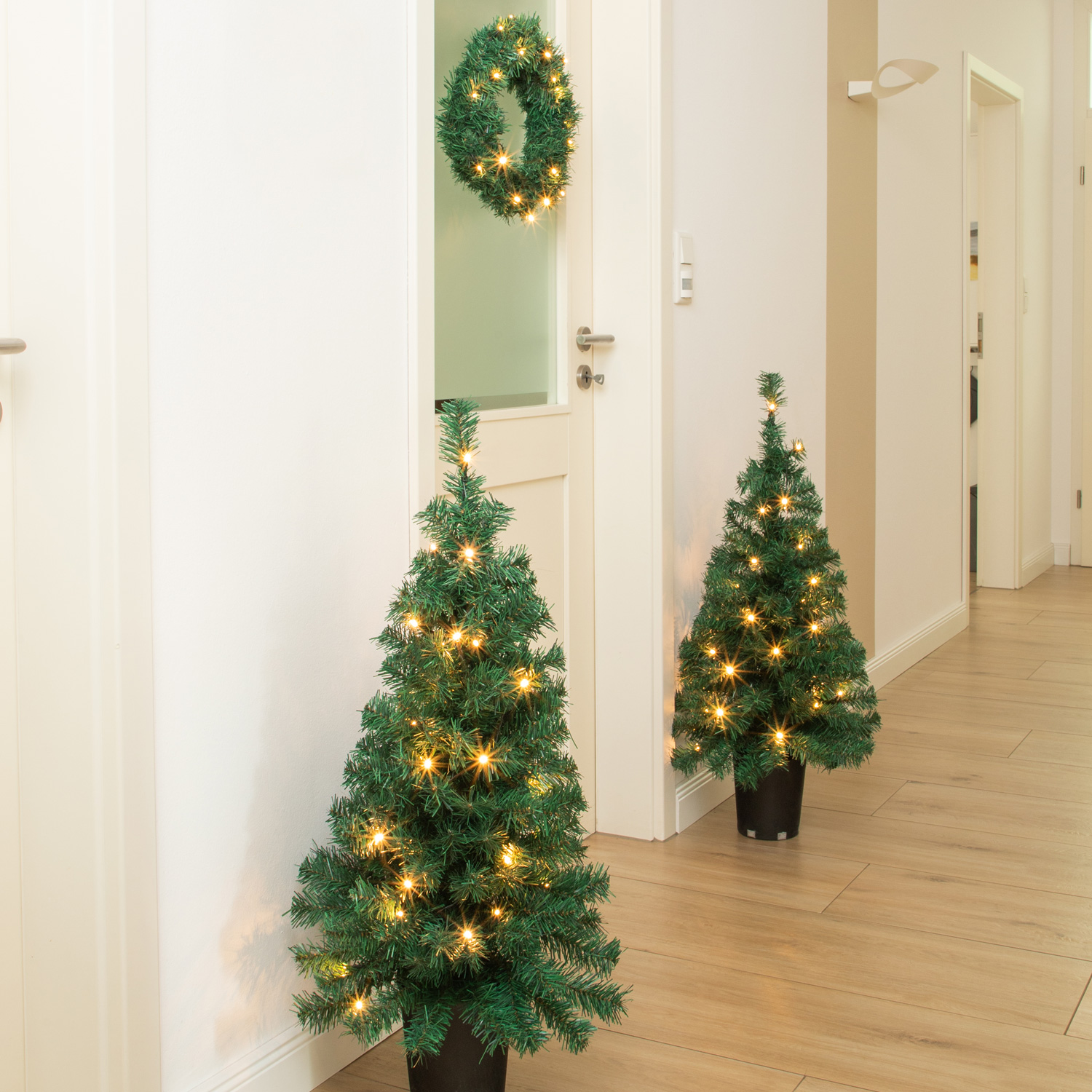LED Weihnachtskranz - 20 LED und 2er Set Weihnachtsbaum - 30 warmweiße LED - D: 45cm - Innen - grün